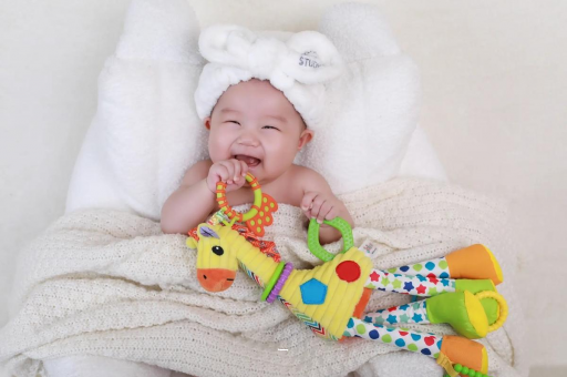 内蒙古三个月宝宝正确抱姿